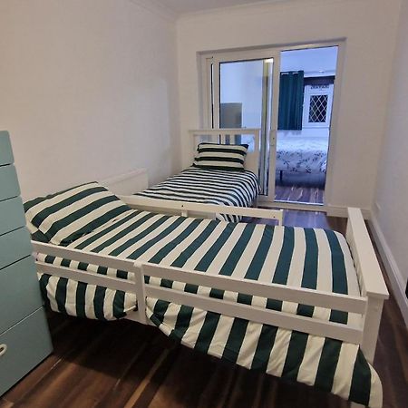 Comfort Sleep - Rooms With Shared Facilities Windsor Zewnętrze zdjęcie