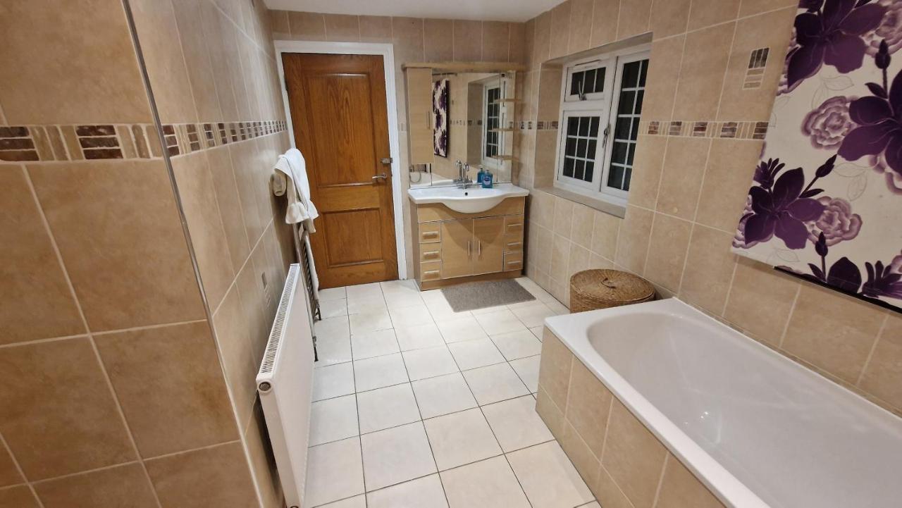 Comfort Sleep - Rooms With Shared Facilities Windsor Zewnętrze zdjęcie