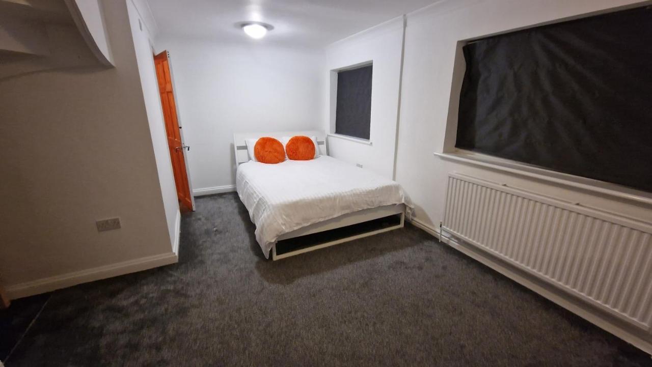 Comfort Sleep - Rooms With Shared Facilities Windsor Zewnętrze zdjęcie