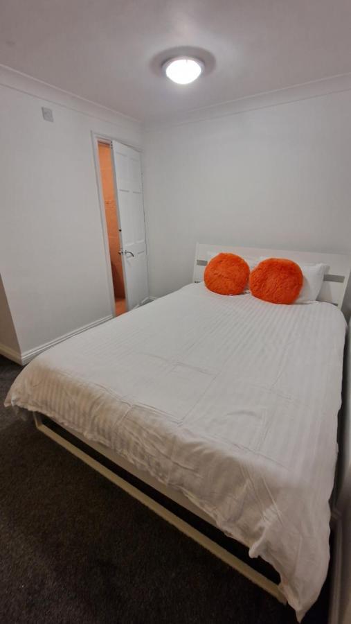 Comfort Sleep - Rooms With Shared Facilities Windsor Zewnętrze zdjęcie