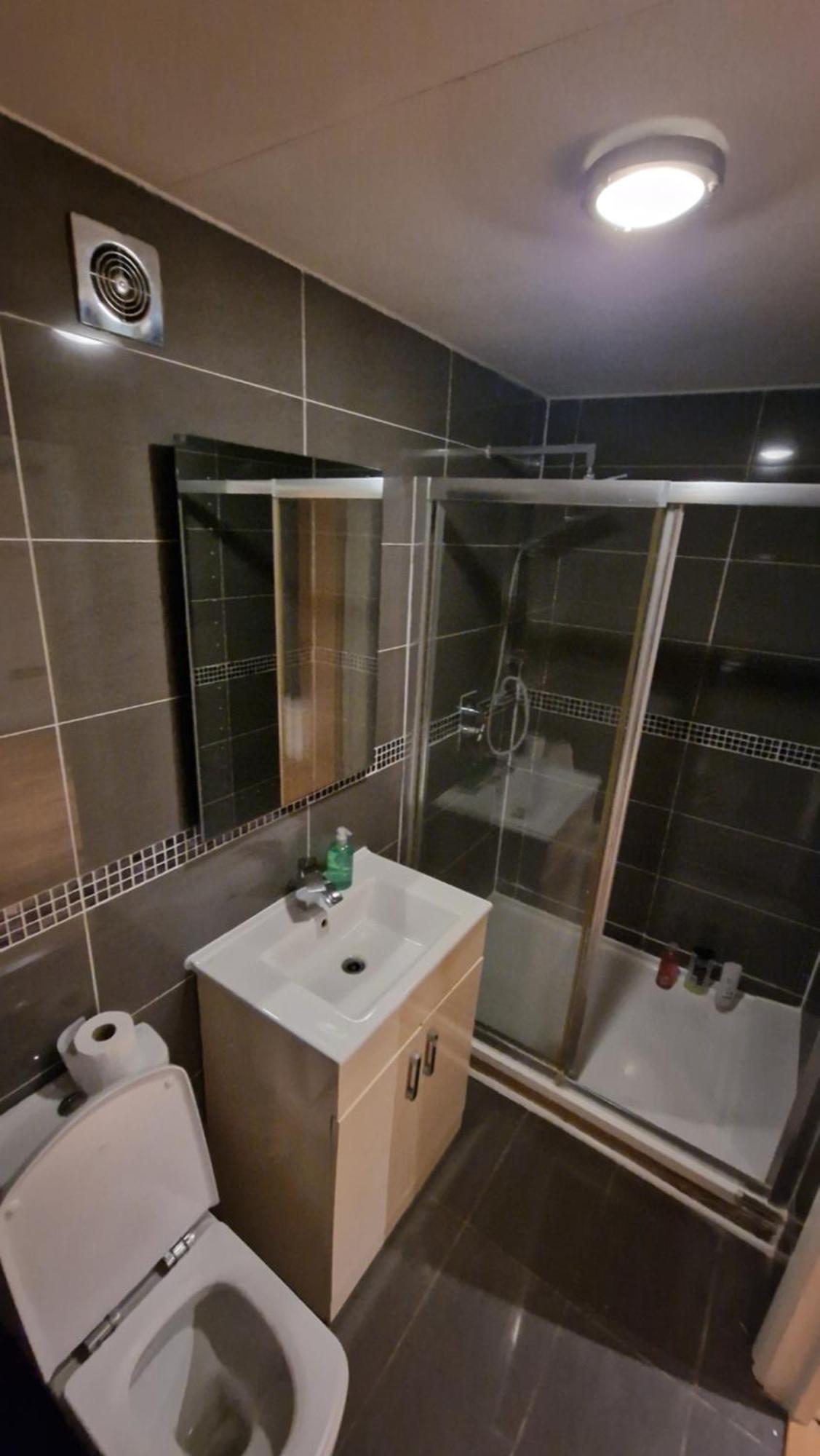 Comfort Sleep - Rooms With Shared Facilities Windsor Zewnętrze zdjęcie